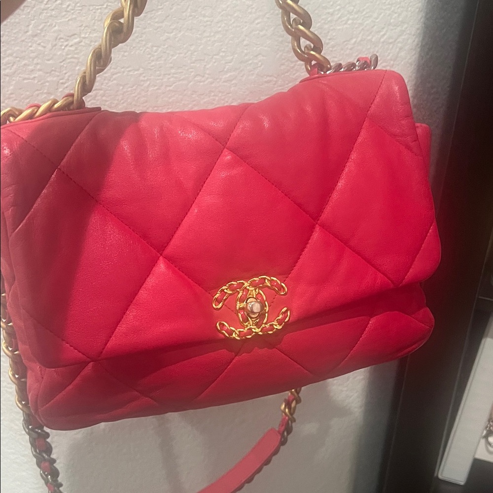 Chanel 19 hot pink